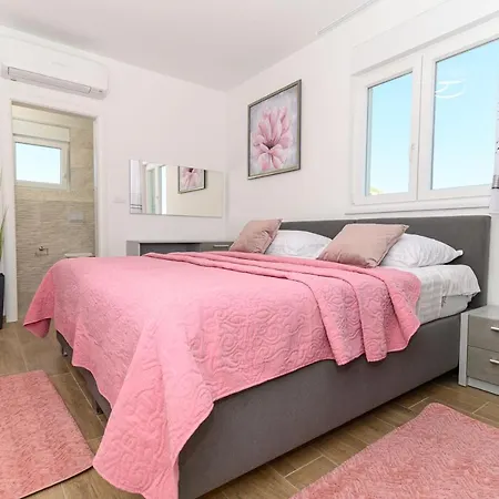 Seaside Apartament *
